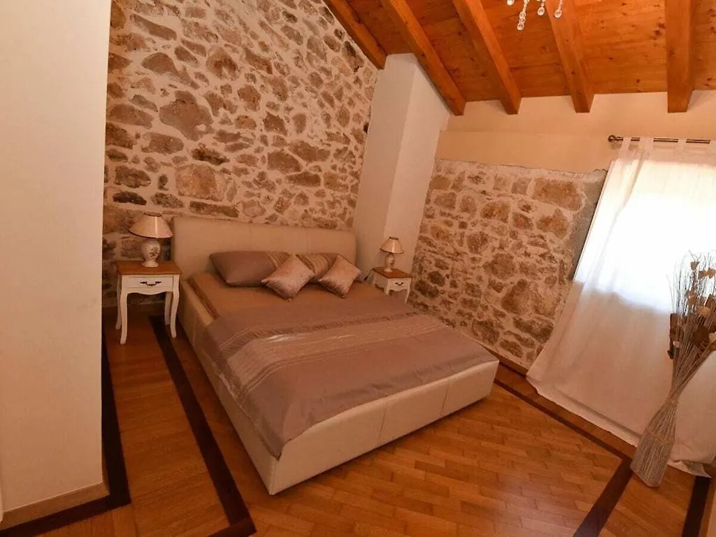 Stone Villa Anita With Pool Galovac  Chorvatsko