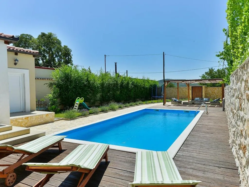 Stone Villa Anita With Pool Galovac  كرواتيا